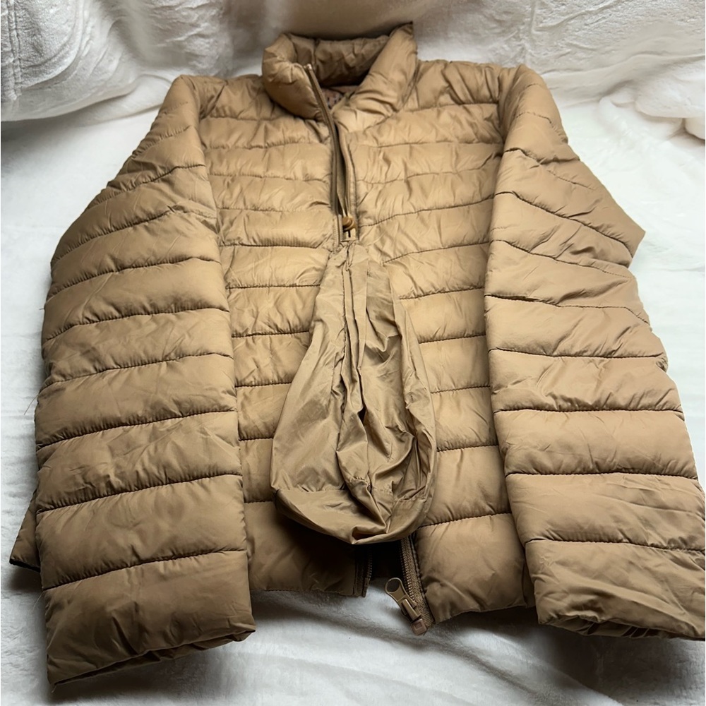 Super cute packable puffer jacket size S